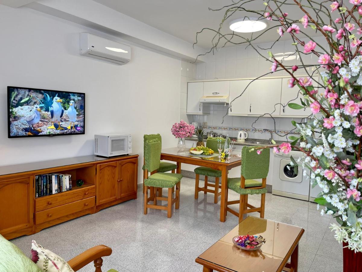 Emycanarias Holiday Homes Vecindario Экстерьер фото