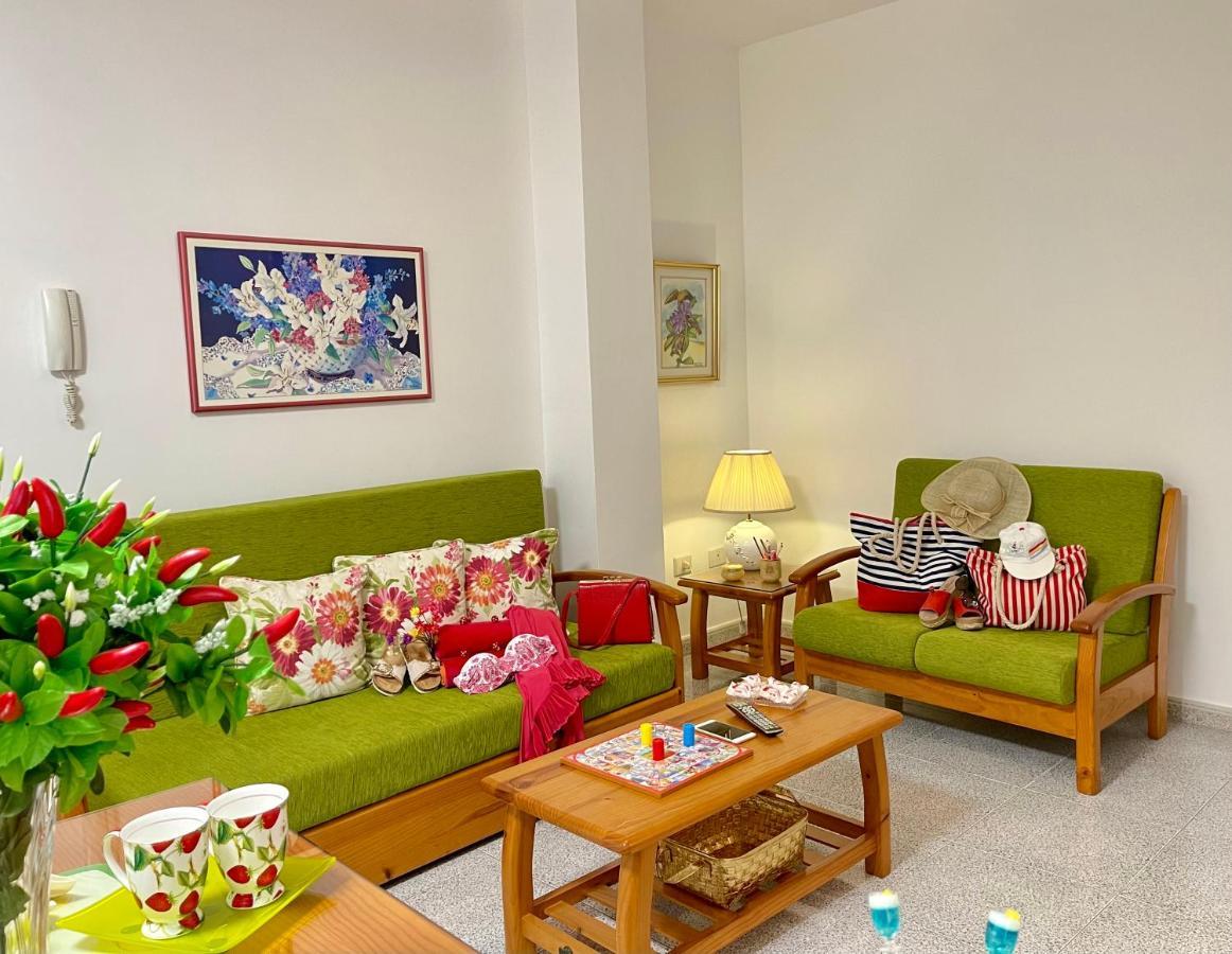 Emycanarias Holiday Homes Vecindario Экстерьер фото